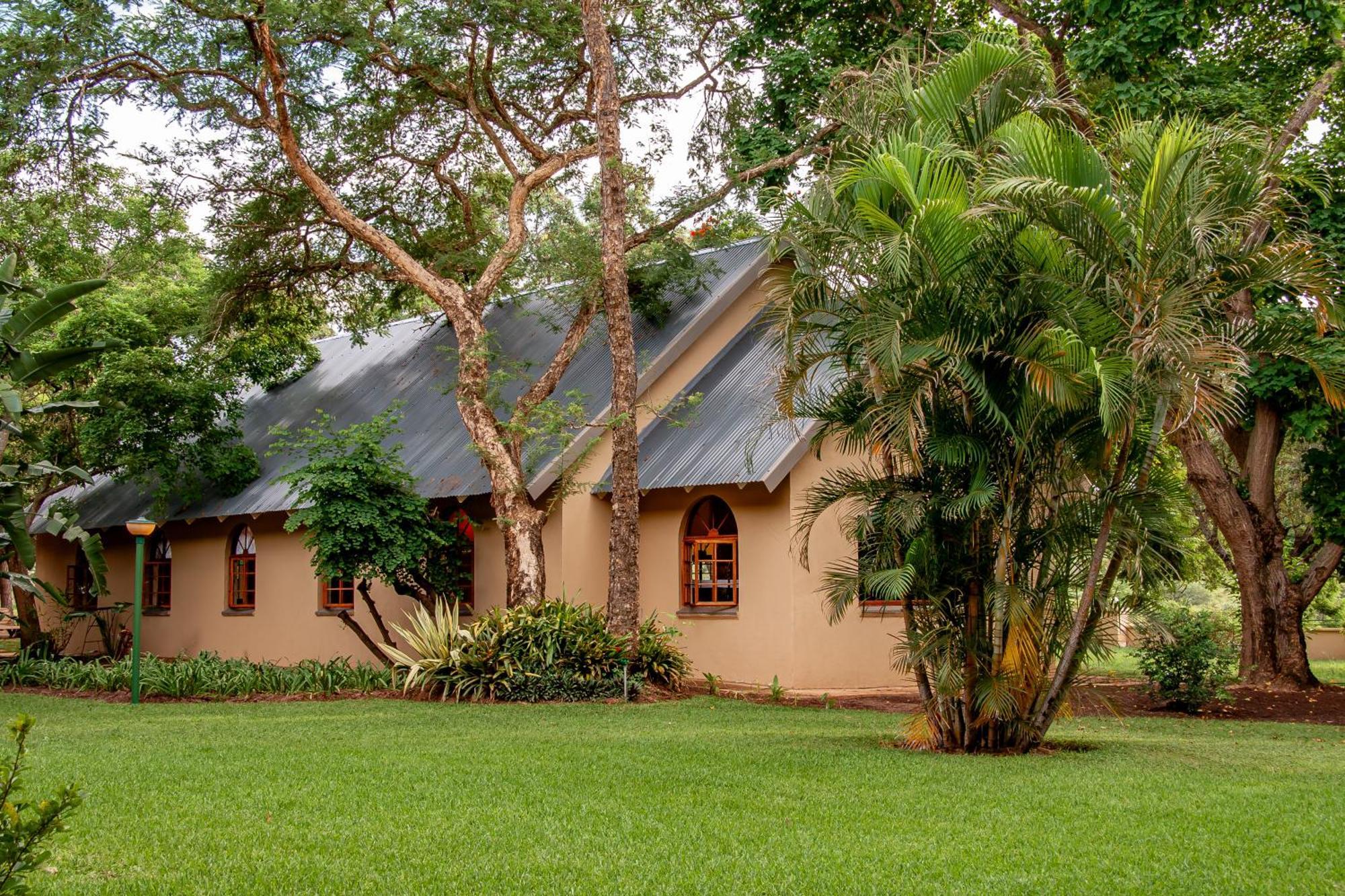 Hotel Numbi & Garden Suites Hazyview Esterno foto