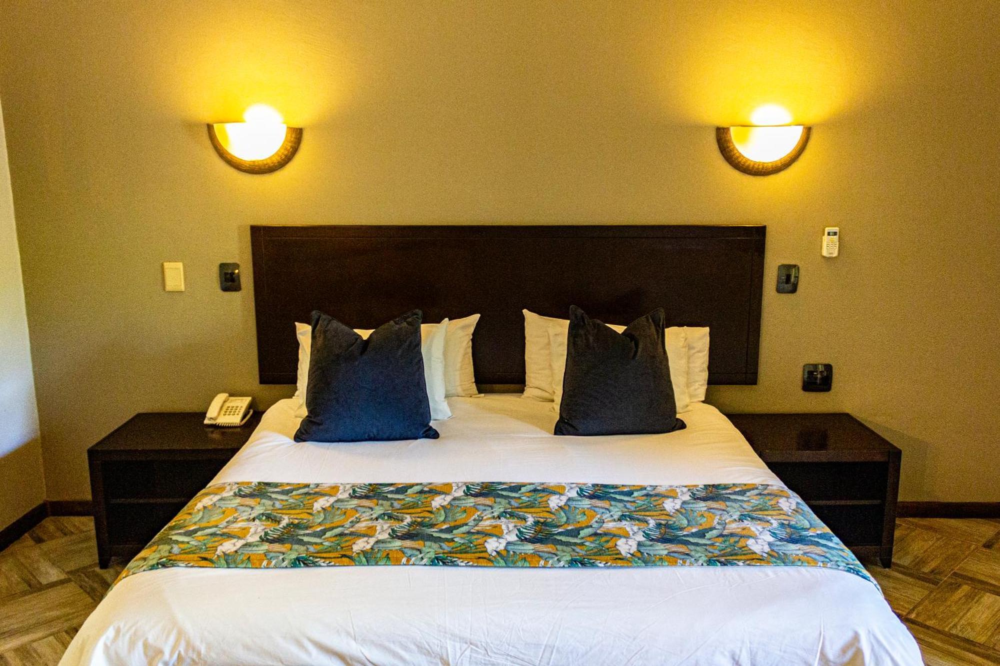 Hotel Numbi & Garden Suites Hazyview Esterno foto
