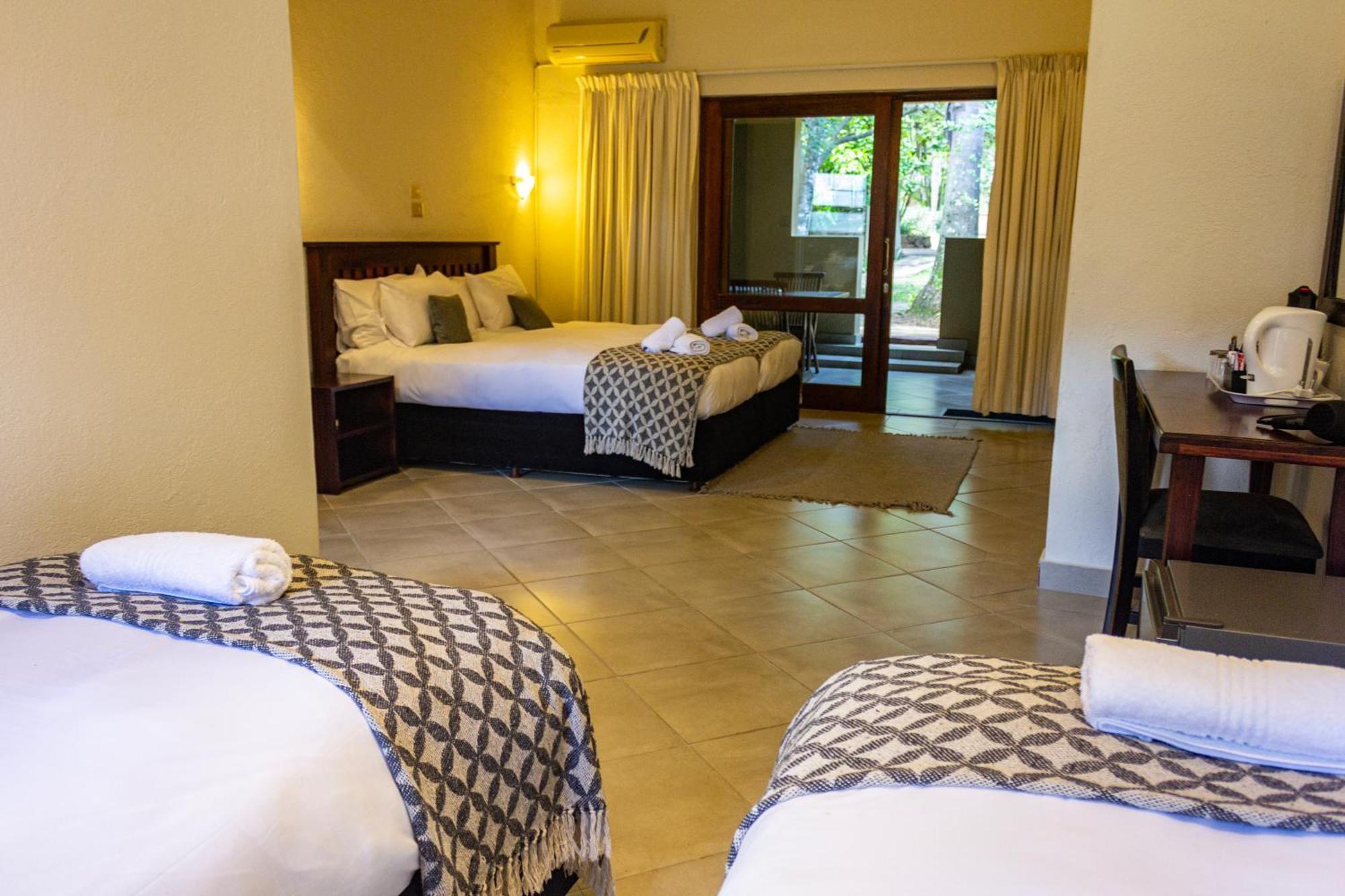 Hotel Numbi & Garden Suites Hazyview Esterno foto