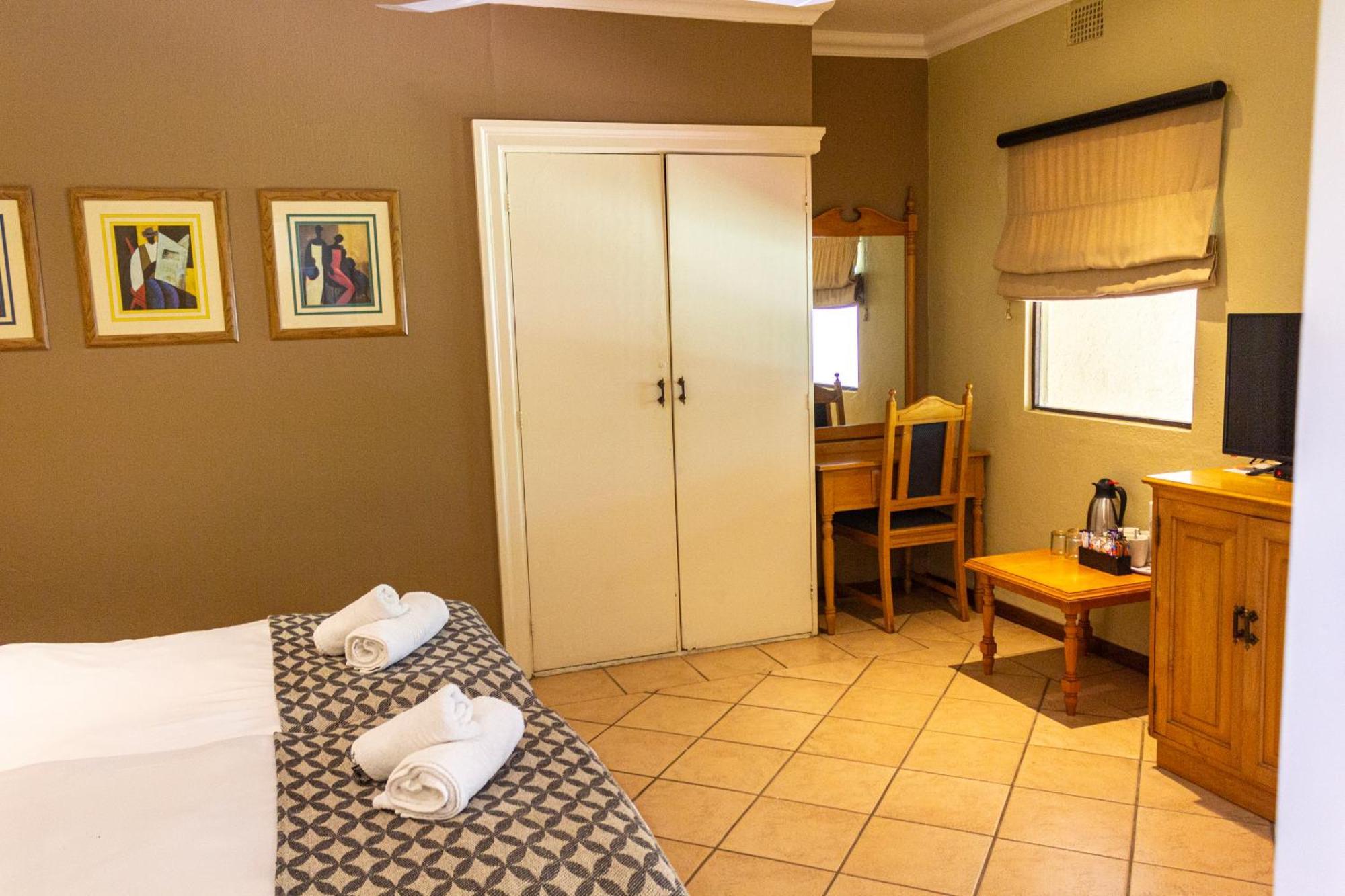 Hotel Numbi & Garden Suites Hazyview Esterno foto